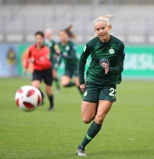Wolfsburg vs Essen, 1. BL Frauen Wolfsburg, Deutschland 16.12.2018, FUßBALL - VfL Wolfsburg vs SGS Essen, 1. Allianz Bundesliga, Saison 2018-19. Bild zeigt: Pernille Harder (VfL Wolfsburg) Wolfsburg
