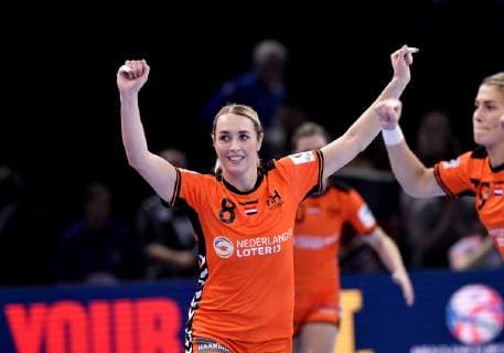 Handball, EM Damen, Spiel um Platz 3, Rumänien - Niederlande 16-12-2018 HANDBAL: 13TH WOMENS EUROPEAN HANDBALL CHAMPIONSHIPS: ROEMENIE-NEDERLAND: PARIJS Lois Abbingh (NED) Foto: SCS Soenar Chamid xVIxVIxImagesx xSoenarxChamidxsportfotografiexIVx 13089296