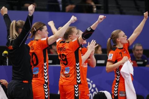 Handball, EM Damen, Spiel um Platz 3, Rumänien - Niederlande Handball, EM Damen, Spiel um Platz 3, Rumänien - Niederlande Joie equipe (Pays Bas) HANDBALL : Roumanie vs Pays Bas - Petite Finale Euro feminin - 16 12 2018 GwendolineLeGoff Panoramic 