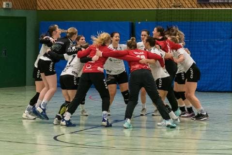 Siegesjubel TuS Lintfort, SG H2Ku Herrenberg Kuties vs. TuS Lintfort, Handball, 2.Bundesliga, Frauen, HBF, Saison 18 19, 16.12.2018, SG H2Ku Herrenberg Kuties vs. TuS Lintfort, Handball, 2.Bundesliga, Frauen, HBF, Saison 18 19, 16.12.2018 Herrenberg Copyright: xEIBNER WolfgangxFrankx EP_WFK
