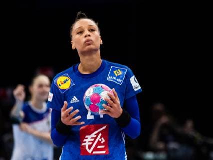Handball, EM Damen, Finale, Russland - Frankreich 181216 Beatrice Edwige of France during the EHF European Women?s Handball Championship final match between Russia and France on December 16, 2018 in Paris. Photo: Jon Olav Nesvold BILDBYRAN kod JE 160386 Copyright: JONxOLAVxNESVOLD BB181216JE031