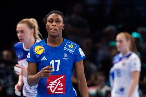 Handball, EM Damen, Finale, Russland - Frankreich 181216 Siraba Dembele Pavlovic reacts during the EHF European Women?s Handball Championship final match between Russia and France on December 16, 2018 in Paris. Photo: Jon Olav Nesvold BILDBYRAN kod JE 160386 Copyright: JONxOLAVxNESVOLD BB181216JE042