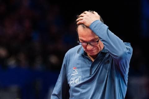 Handball, EM Damen, Finale, Russland - Frankreich 181216 Olivier Krumbholz, head coach of France reacts after receiving a yellow card during the EHF European Women?s Handball Championship final match between Russia and France on December 16, 2018 in Paris. Photo: Jon Olav Nesvold BILDBYRAN kod JE 160386 Copyright: JONxOLAVxNESVOLD BB181216JE044