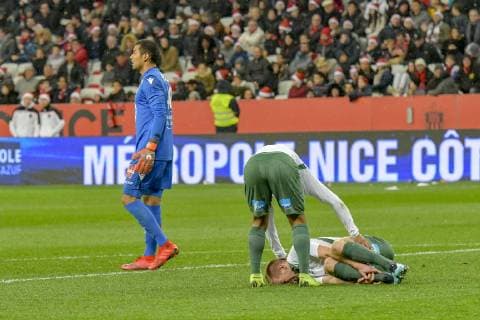 Robert Beric (blessure) FOOTBALL : OGC Nice vs Saint Etienne - Ligue 1 conforama - Nice - 16 12 2018 NorbertScanella Panoramic 