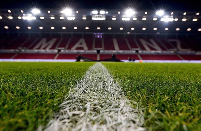 Fußball, Stadiongeschichte 1. FSV Mainz 05 19.12.2018, xfux, Fussball 1.Bundesliga, FSV Mainz 05 - Eintracht Frankfurt ,azspor, emspor, v.l. Ansicht Uebersicht Opel Arena Stadion Innenraum Rasen Feld Tribuene Flutlicht Spielfeld Feld Sitzplaetze Raenge Linien Gruen (DFL DFB REGULATIONS PROHIBIT ANY USE OF PHOTOGRAPHS as IMAGE SEQUENCES and or QUASI-VIDEO) Mainz