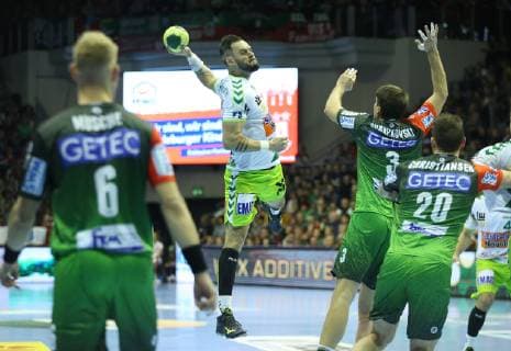 19.12.2018, xcsx, Handball DHB Pokal, SC Magdeburg - Frisch Auf! Goeppingen emspor, v.l. Jens Schöngarth (Frisch Auf! Göppingen) beim Wurf (DFL DFB REGULATIONS PROHIBIT ANY USE OF PHOTOGRAPHS as IMAGE SEQUENCES and or QUASI-VIDEO) Magdeburg