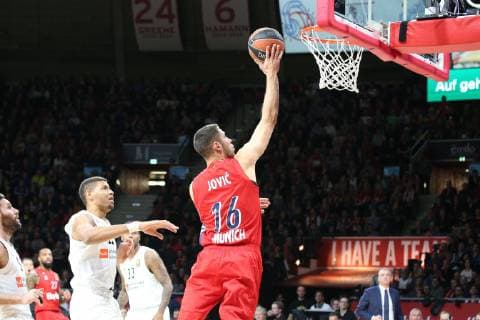 Stefan Jovic 16 (FC Bayern Basketball) am Korb, FC Bayern Basketball vs. Real Madrid, Basketball, Euroleague, 21.12.2018 Muenchen Bayern Deutschland