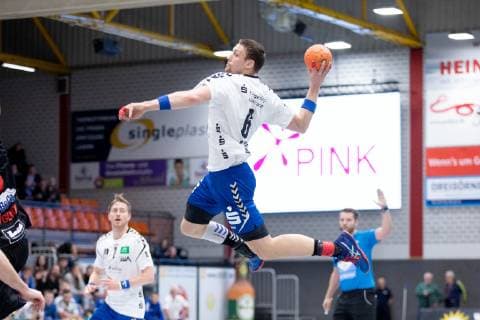 Luebbecke, Deutschland 22.12.2018: 2. Handball Bundesliga - 2018 2019 - TuS-N-Luebbecke vs. EHV Aue Kevin Roch (Aue) Luebbecke Nordrhein-Westfalen Deutschland Merkur Arena