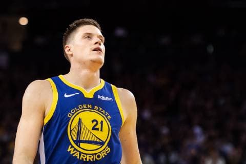 181222 Jonas Jerebko of Golden State Warriors during a regular season NBA Basketball Herren USA game between Golden State Warriors and Dallas Mavericks on December 22, 2018 in Oakland. Photo: Joel Marklund BILDBYRN kod JM 87819 Copyright: JOELxMARKLUND BB181222JM033