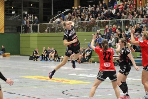 33 Lisa Borutta (HL) Handball 2. HBF TG Nuertingen vs. HL Buchholz 08-Rosengarten 2018-12-22 Foto:Eibner Handball 2. HBF TG Nuertingen vs. HL Buchholz 08-Rosengarten Nuertingen Copyright: xBaur xEibner-Pressefotox EP_Soba