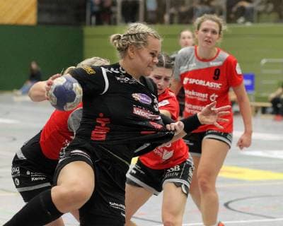 3 Evelyn Schulz (HL) Handball 2. HBF TG Nuertingen vs. HL Buchholz 08-Rosengarten 2018-12-22 Foto:Eibner Handball 2. HBF TG Nuertingen vs. HL Buchholz 08-Rosengarten Nuertingen Copyright: xBaur xEibner-Pressefotox EP_Soba