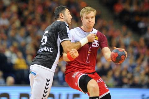 Handball Verein Hamburg vs. TuSEM Essen, Handball, 2.Bundesliga, 23.12.18 Blazenko Lackovic (Nr. 6, Handball Sport Verein Hamburg) gegen Lucas Firnhaber (Nr. 26, TuSEM Essen) Handball Sport Verein Hamburg vs. TuSEM Essen, Handball, 2.Bundesliga, 23.12.18