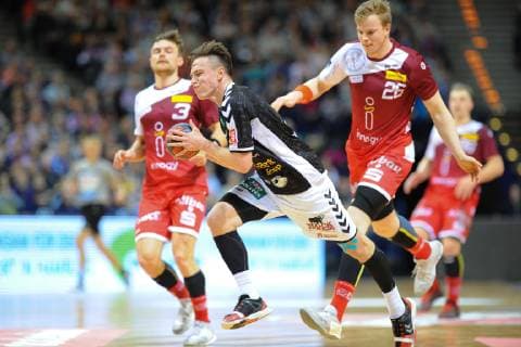 Handball Verein Hamburg vs. TuSEM Essen, Handball, 2.Bundesliga, 23.12.18 Leif Tissier (Nr. 7, Handball Sport Verein Hamburg) entwischt Lucas Firnhaber (Nr. 26, TuSEM Essen) Handball Sport Verein Hamburg vs. TuSEM Essen, Handball, 2.Bundesliga, 23.12.18
