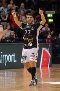Handball 2. Bundesliga 2018 2019 - Hamburg Handball vs. Tusem Essen Kevin Herbst (Hamburg) jubelt . Barclaycard Arena Hamburg Hamburg Dieses Bild ist zur redaktionellen Verwendung bestimmt. Eine werbliche Verwendung erfordert eine zusaetzliche Freigabe.