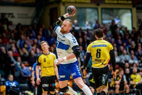 vlr Felix Spross 8 (HSC Coburg), Libor Hanisch 7 (Dessau-Rosslauer HV 06), Max Jaeger 6 (HSC Coburg) waehrend der DKB Handball 2. Bundesliga Begegnung zwischen Dessau-Rosslauer HV 06 und HSC Coburg in der Anhalt Arena am 23. December 2018 in Bauhausstadt Dessau, Sachsen Anhalt (Saxony Anhalt), Deutschland (Germany) HB-2BL Dessau-Rosslauer HV 06 - HSC Coburg Dessau Copyright: xEIBNER HartmutxBoesenerx EP_HBR
