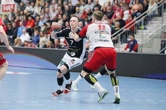 Leif Tissier (Handball Sportverein Hamburg 7) gegen Jakob Schwabe (ASV Hamm-Westfalen 11)(rechts) , ASV Hamm-Westfalen vs Handball Sportverein Hamburg, Handball, 2. Bundesliga, 26.12.2018, ASV Hamm-Westfalen vs Handball Sportverein Hamburg, Handball, 2. Bundesliga, 26.12.2018 Hamm Copyright: xEIBNER JanxStrohdiekx EP_JSK