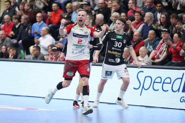 Torjubel bei Lukas Blohme (ASV Hamm-Westfalen 2), ASV Hamm-Westfalen vs Handball Sportverein Hamburg, Handball, 2. Bundesliga, 26.12.2018, ASV Hamm-Westfalen vs Handball Sportverein Hamburg, Handball, 2. Bundesliga, 26.12.2018 Hamm Copyright: xEIBNER JanxStrohdiekx EP_JSK