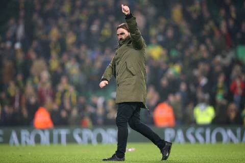 Norwich City v Nottingham Forest Sky Bet Championship Norwich Head Coach Daniel Farke celebrates his side?s hard earned point with the home fans at the end of the Sky Bet Championship match at Carrow Road, Norwich Content Not Available For UK Newspapers Copyright: xPaulxChestertonx FIL-12733-0059