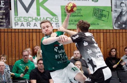 v.li.: Steffen Kaufmann (DJK Rimpar Wölfe), Jonas Ellwanger (TuSEM Essen), DKB 2. Handball-Bundesliga, DJK Rimpar Wölfe - TuSEM Essen, DFL DFB REGULATIONS PROHIBIT ANY USE OF PHOTOGRAPHS AS IMAGE SEQUENCES AND OR QUASI-VIDEO.