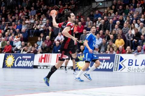 Luebbecke, Deutschland 26.12.2018: 2. Handball Bundesliga - 2018 2019 - TuS-N-Luebbecke vs. TSV Bayer Dormagen Peter Strosack (Luebbecke) Luebbecke Nordrhein-Westfalen Deutschland Merkur Arena