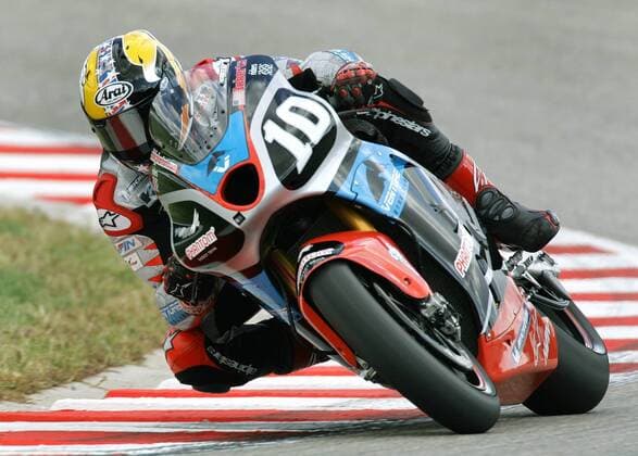 US KR211V rider Kenny Roberts JR during the MotoGP practice session for the Moto Grand Prix of Germany at the Sachsenring circuit in Hohenstein-Ernstthal, eastern Germany, Saturday, July 15, 2006. The Moto GP will start on Sunday, July 16, 2006. ( Eckehard Schulz) HOHENSTEIN ERNSTTHAL DEU