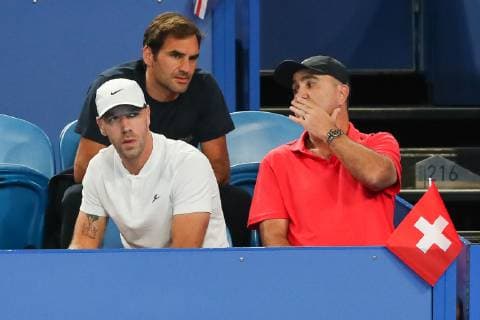 Team Switzerland, vorne Belinda Bencic Fitness Trainer Martin Hromkovic und Vater Ivan Bencic, dahinter Roger Federer Copyright: xJuergenxHasenkopfx