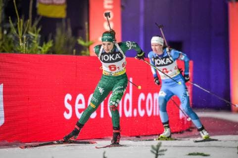 Gelsenkirchen, Germany 29.12.2018, JOKA Biathlon World Team Challenge, Dorothea Wierer (Italy), Darja Domratschawa (Belarus) in Aktion ( DeFodi520 *** Gelsenkirchen Germany 29 12 2018 JOKA Biathlon World Team Challenge Dorothea Wierer Italy Darja Domratschawa Belarus in action DeFodi520