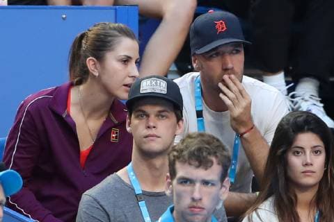 Belinda Bencic und Martin Hromkovic sitzen in der Spielerloge Copyright: xJuergenxHasenkopfx
