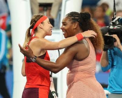 Belinda Bencic gratuliert der Siegerin Serena Williams Copyright: xJuergenxHasenkopfx