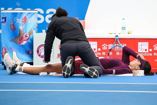 Sport Themen der Woche KW01 Sport Bilder des Tages SHENZHEN, CHINA - JANUARY 02: Wang Xinyu of China lies on the court after suffering an injury during the women s singles 2nd round match against Maria Sharapova of Russia on main draw day 4 of the 2019 WTA Tennis Damen Shenzhen Open at Shenzhen Longgang Sports Center on January 2, 2019 in Shenzhen, Guangdong Province of China.  Copyright: xVCGx CFP111183876130 