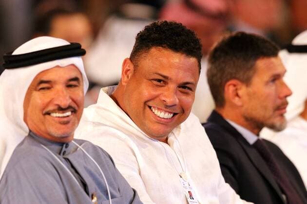 Sport Themen der Woche KW01 Sport Bilder des Tages (190102) -- DUBAI, Jan. 2, 2019 (Xinhua) -- Ronaldo Nazario de Lima (C), Chairman of Real Valladolid gestures during the 13th edition of the Dubai International Sports Conference, at Madinat Jumeirah in Dubai, the United Arab Emirates (UAE), on Jan. 2, 2018. (Xinhua Mahmoud Khaled) (SP)UAE-DUBAI CONFERENCE-FIFA 