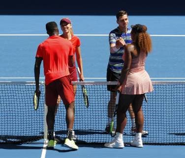 Sport Bilder des Tages 3rd January 2019, RAC Arena, Perth, Australia; Hopman Cup Tennis, sponsored by Mastercard; Frances Tiafoe and Serena Williams of Team USA congratulate Cameron Norrie and Katie Boulter of Team Britain after they won the mixed doubles 2 sets to 1  ActionPlus12092691 DavidxWoodley