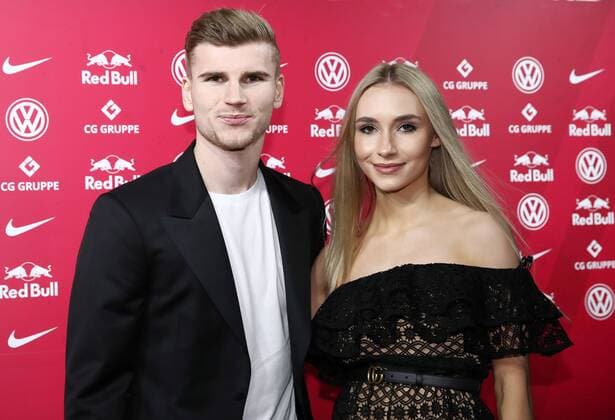 RB Leipzig - Weihnachtsfeier Leipzig, 22.12.2018, Fussball, Bundesliga , RB Leipzig Weihnachtsfeier in der Partylokation ALTE WOLLKÄMMEREI. , Im Bild: Timo Werner und Freundin Paula Lense. ,