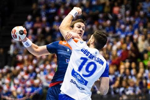 190103 Sander Sagosen Norway and Olafur Gustafsson of Iceland competes for the ball during the Gjensidige Cup match between Norway and Iceland on January 3, 2019 in Oslo. Photo: Vegard Wivestad Grott BILDBYRAN kod VG 170266 Copyright: VEGARDxWIVESTADxGRoTT BB190103BB461