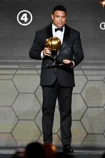 Photo LaPresse - Marco Alpozzi January 03, 2019 Dubai, United Arab Emirate Globe Soccer Award 2019 - 10th edition In the pic: Ronaldo Lu& xed;s Naz& xe1;rio de Lima win Player Career Award 2  Copyright: xMarcoxAlpozzi LaPressex