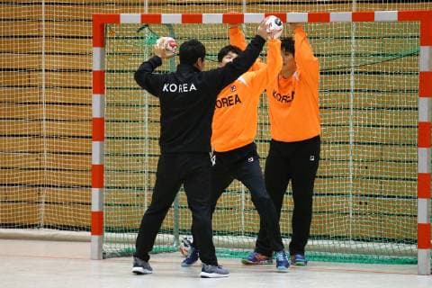 Handball, Herren, Saison 2018 19, Weltmeisterschaft 2019 in Deutschland und Dänemark, öffentliches Training Korea, Torwartraining, 04.01.19, Copyright: xMichaelxHundtx xMatthiasxKochx