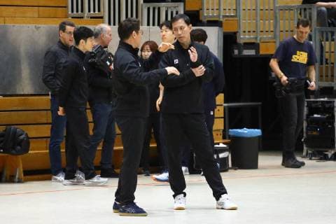 Handball, Herren, Saison 2018 19, Weltmeisterschaft 2019 in Deutschland und Dänemark, öffentliches Training Korea, Cheftrainer Cho Young Shin (Süd-Korea), Co-Trainer Sin Myung Chol (Nord-Korea, re.), 04.01.19, Copyright: xMichaelxHundtx xMatthiasxKochx