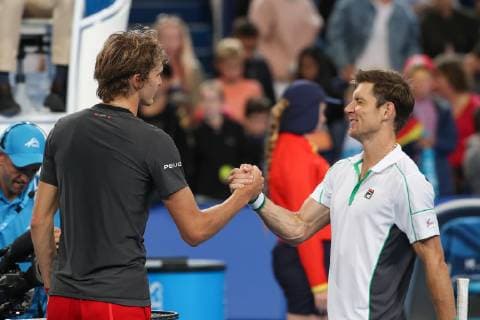 Matthew Ebden gratuliert dem Sieger Alexander Zverev Copyright: xJuergenxHasenkopfx