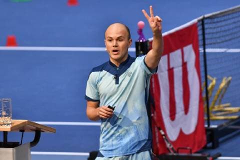 GER, Internationaler DTB Tenniskongress 2019 04.01.2018, Estrel Congress Center, Berlin, GER, Internationaler DTB Tenniskongress 2019 im Bild Ruben Neyens referiert zum Thema Kids Tennis Blue und gestikuliert
