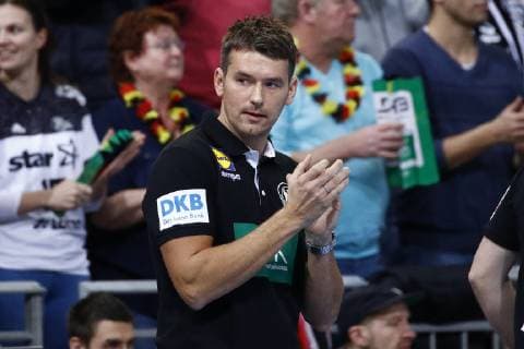 04.01.2019, TUI Arena, Hannover, Laenderspiel, Deutschland (GER) vs Tschechien (CZE), im Bild Christian Prokop (Nationaltrainer, GER) applaudiert Deutschland (GER) vs Tschechien (CZE)