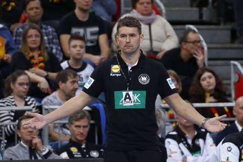 04.01.2019, TUI Arena, Hannover, Laenderspiel, Deutschland (GER) vs Tschechien (CZE), im Bild Christian Prokop (Nationaltrainer, GER) ist ratlos Deutschland (GER) vs Tschechien (CZE)