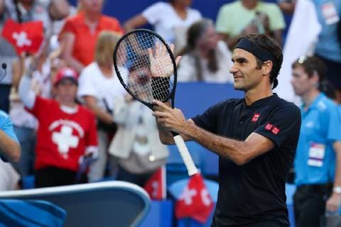 Roger Federer applaudiert den Fans Copyright: xJuergenxHasenkopfx