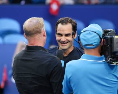 Roger Federer gibt TV Interview nach seinem Match Copyright: xJuergenxHasenkopfx