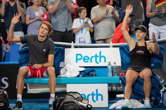 Alexander Zverev und Kerber, winken und bedanken sich bei den Zuschauer,Fans, Enttaeuschung, Frust, Mixed Doubles Finale, Endspiel Copyright: xJuergenxHasenkopfx