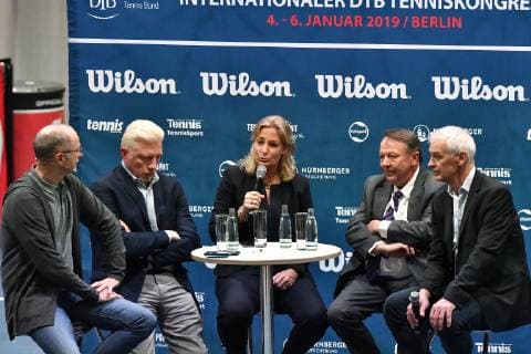 GER, Internationaler DTB Tenniskongress 2019 05.01.2018, Estrel Congress Center, Berlin, GER, Internationaler DTB Tenniskongress 2019 im Bild v.l. Mattias Stach moderiert die Talkrunde Der Weg zur Weltklasse mit Boris Becker, Barbara Rittner, Dirk Hordorff, Kiaus Eberhard
