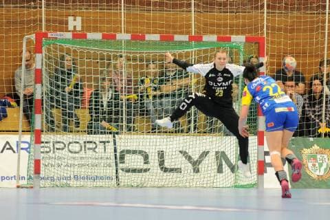 Valentyna Salamakha (SG BBM Bietigheim 23) im Tor gegen Betina Riegelhuth (Storhamar Handball Elite 22) EHF, Handbal, Women, EHF-Cup Grouphase, 05.01.2019, Foto:TBaur Eibner SG BBM Bietigheim vs. Storhamar Handball Elite Bietigheim Copyright: xEIBNER TobiasxBaurx EP_TBR