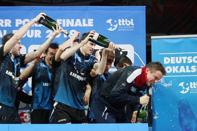 Sport Themen der Woche KW01 Sport Bilder des Tages Jubel bei TTF Liebherr Ochsenhausen Deutsches Tischtennis Pokalfinale 2019, Final Four am 05. 01. 2019 Deutsches Tischtennis Pokalfinale 2019, Final Four am 05. 01. 2019 Neu Ulm *** Jubilee at TTF Liebherr Ochsenhausen German Table Tennis Cup Final 2019 Final Four on 05 01 2019 German Table Tennis Cup Final 2019 Final Four on 05 01 2019 New Ulm Copyright: xEIBNER Benjamin_Laux EP_BLU