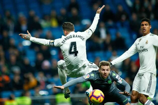 Sport Themen der Woche KW01 Sport Bilder des Tages January 6, 2019 - Madrid, Madrid, Spain - Sergio Ramos of Real Madrid protest during the spanish championship La Liga football match played between Real Madrid and Real Sociedad at Santiago Bernabeu stadium in Madrid, Spain. Jan 06th 2019. Soccer: La Liga - Real Madrid v Real Sociedad - ZUMAa181 20190106_zaa_a181_099 Copyright: xAFP7x