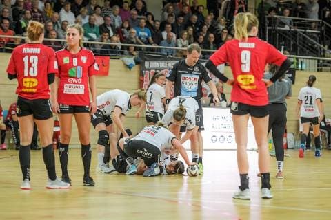 Kurze Unterbrechung. im Spiel SV Union Halle-Neustadt (Wildcats) vs. Neckarsulmer Union Handball 1.Bundesliga - Saison 2018 2019 Copyright: xVIADATAx xHolgerxJohnx Halle Saale Sachsen-Anhalt Deutschland