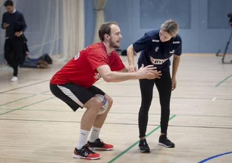 Handball WM, Training Nationalteam Dänemark Henrik Toft Hansen og Anja David Greve, fysioterapeut under traeningen i Broendby tirsdag den 8 januar 2019.. , Copenhagen Denmark Copyright: Scanpix LiselottexSabroex COP102 spdk20190108-124715-L